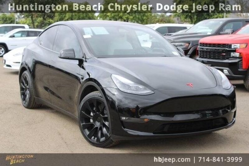 2023 Tesla Model Y Long RangeImage 1