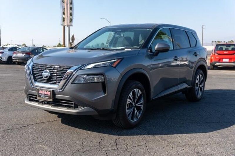 Used 2021 Nissan Rogue SVImage 3