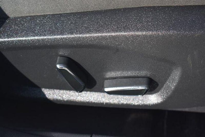 Used 2017 Ford Fusion SEImage 12