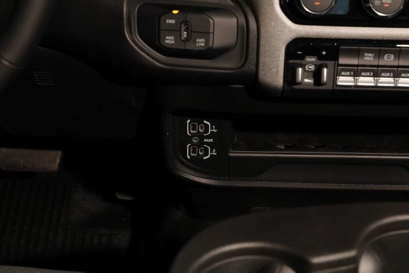 2025 RAM 3500 Tradesman Crew Cab Chassis 4x4 60