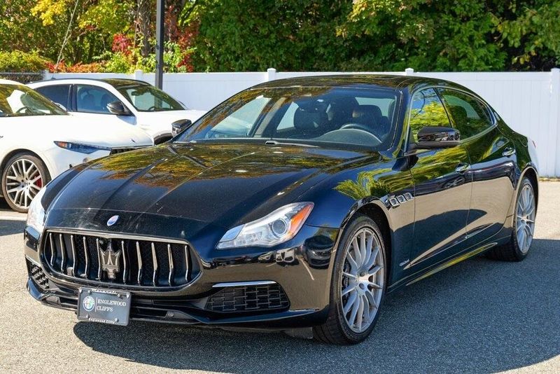 2017 Maserati Quattroporte GranLusso photo 3