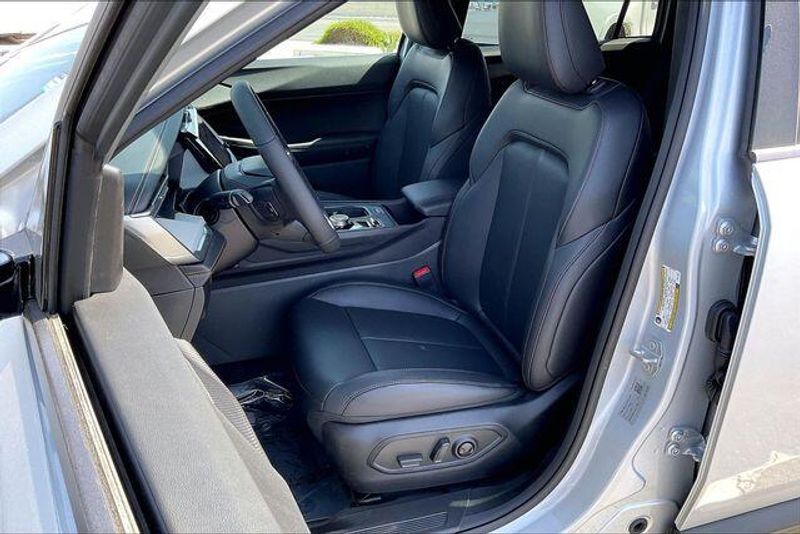 New 2026 Jeep Cherokee Limited 4x4Image 8