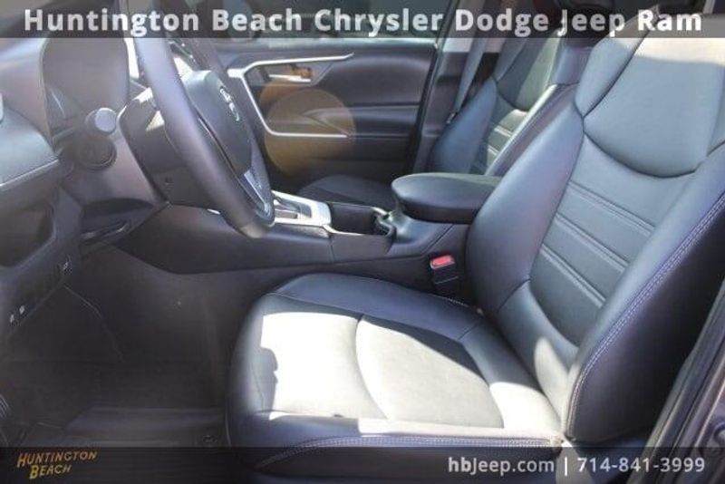 2023 Toyota RAV4 XLE PremiumImage 30