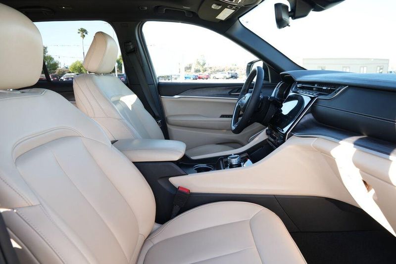Used 2024 Jeep Grand Cherokee 4xeImage 20