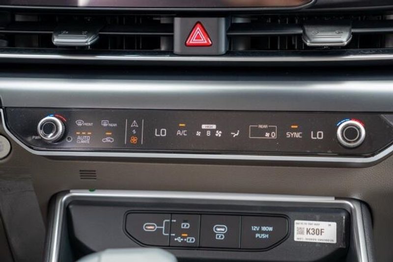 New 2026 Kia Carnival LXSImage 18