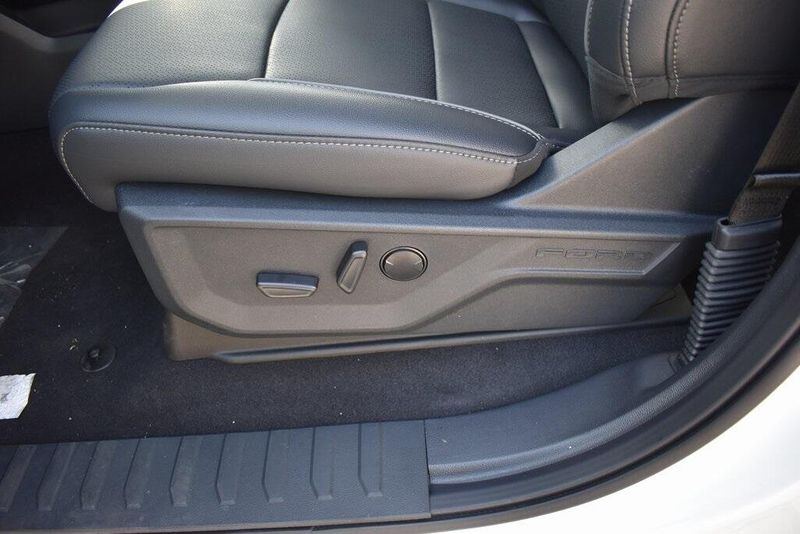 New 2025 Ford F-150 LariatImage 20