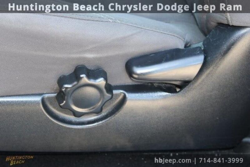 2019 Toyota Tacoma TRD Off-RoadImage 37