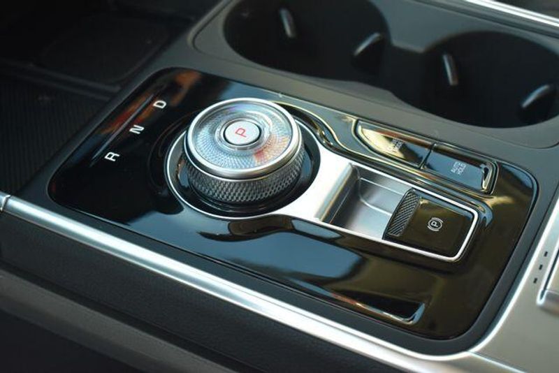 New 2026 Kia Carnival Hybrid EXImage 28