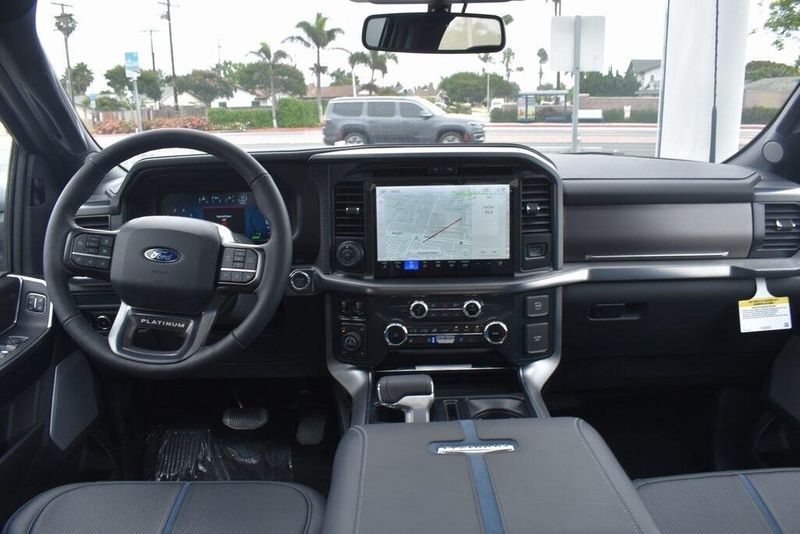 New 2025 Ford F-150 PlatinumImage 18
