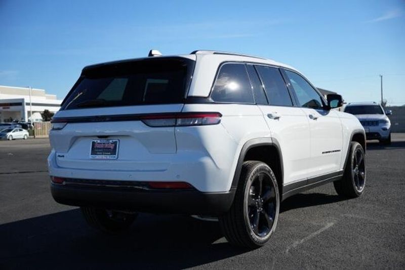 New 2025 Jeep Grand Cherokee Altitude XImage 7