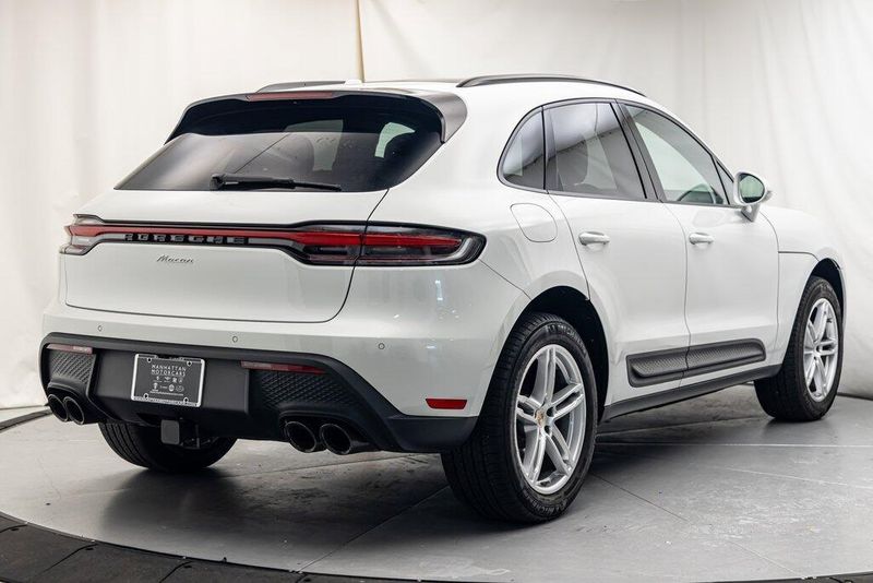 2024 Porsche Macan BaseImage 5