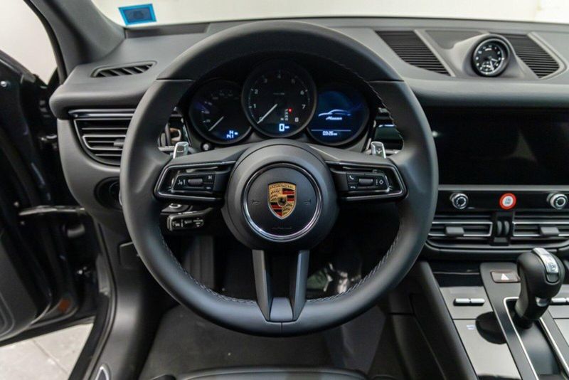 2024 Porsche Macan Image 15