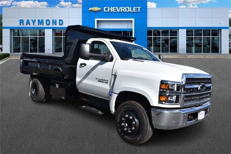 2024 Chevrolet Silverado 5500HD Work TruckImage 1