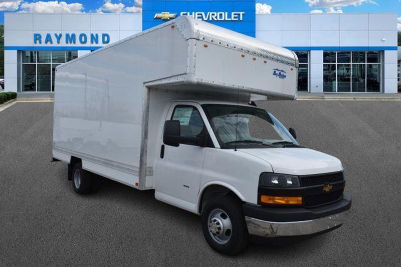 New 2025 Chevrolet Express 3500 Work VanImage 11