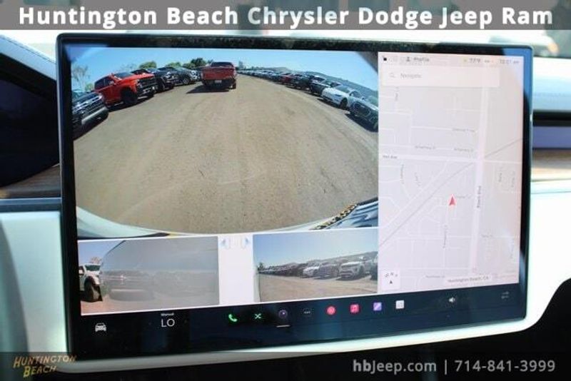 2022 Tesla Model X BaseImage 21