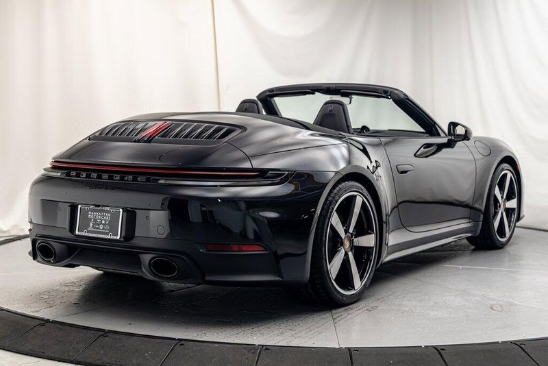 2025 Porsche 911 CarreraImage 5