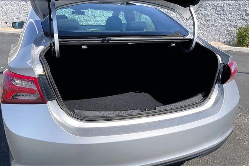 Used 2022 Chevrolet Malibu LTImage 34