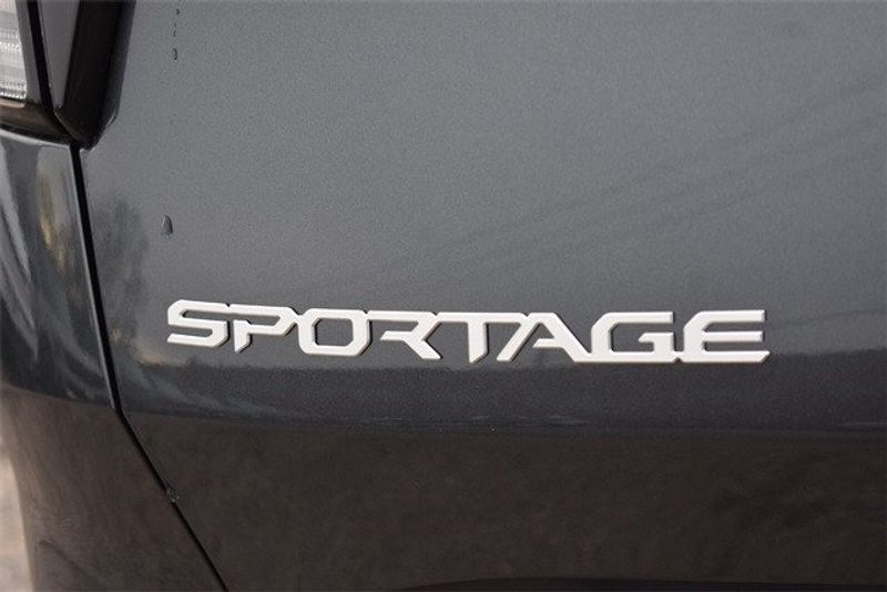 2024 Kia Sportage LXImage 5