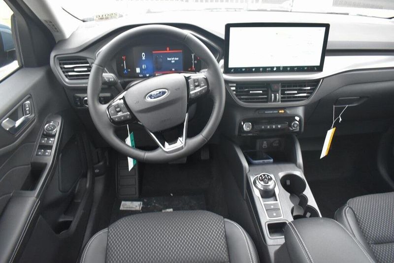 2025 Ford Escape Plug-In Hybrid BaseImage 12