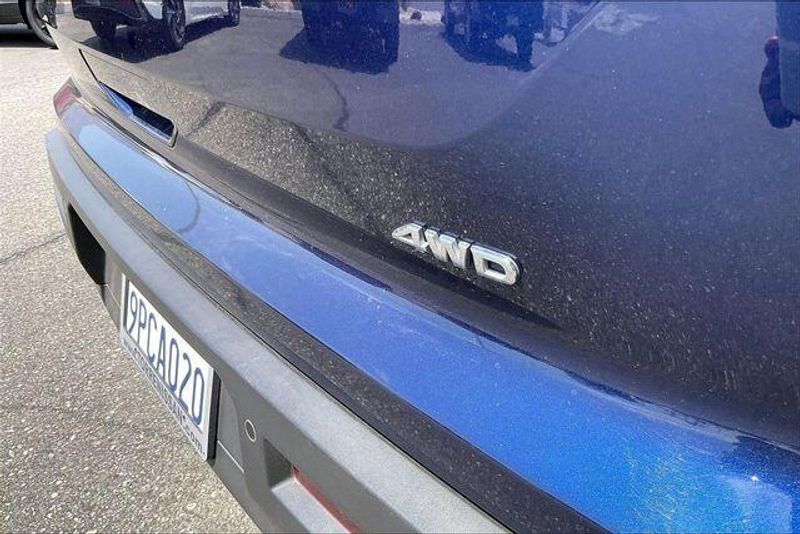 Used 2025 Nissan Pathfinder SVImage 7