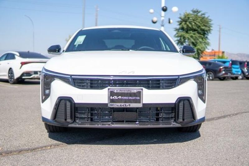 New 2025 Kia K4 GT-LineImage 2