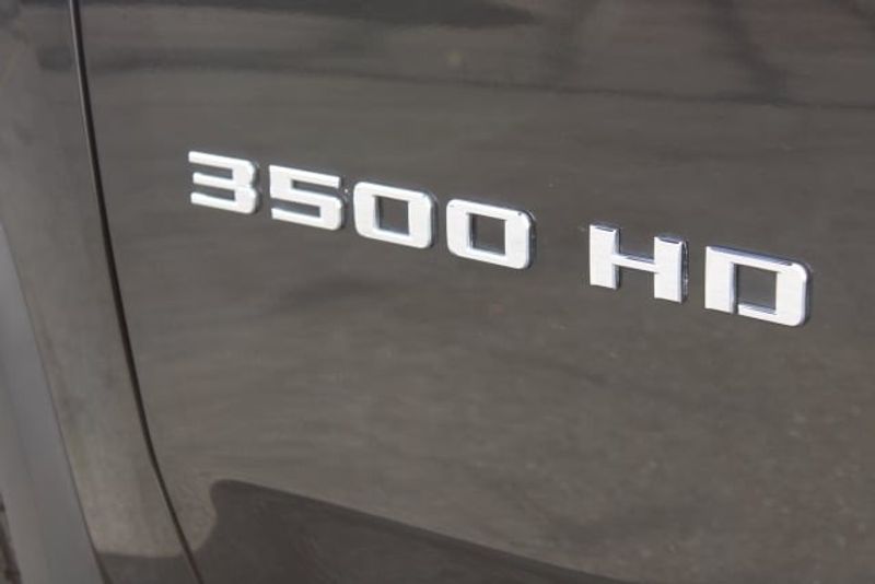 2021 Chevrolet Silverado 3500 HD High CountryImage 9