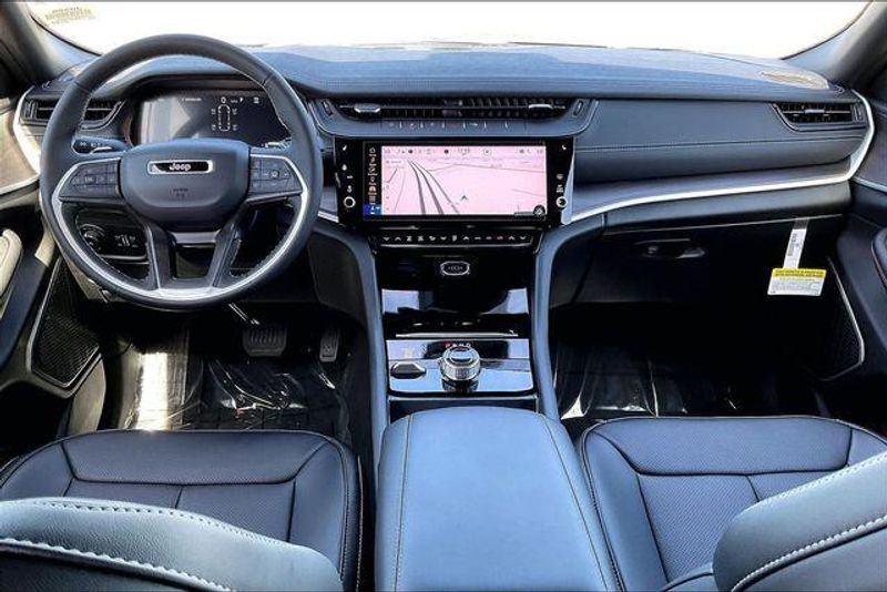 New 2026 Jeep Grand Cherokee L Limited 4x4Image 4