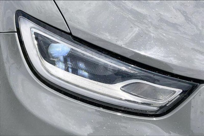 Used 2023 Chrysler Pacifica Touring LImage 27