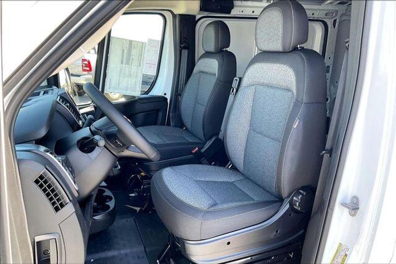 New 2026 RAM Promaster 2500 Slt Cargo Van Low Roof 136