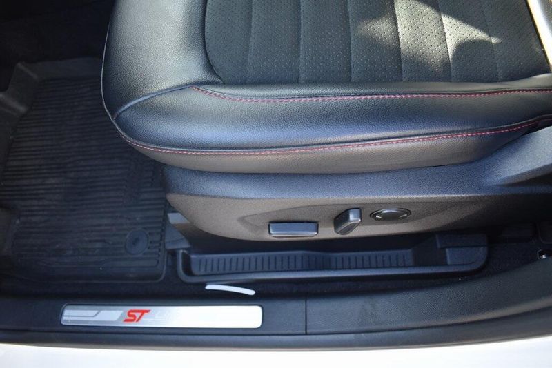 Used 2022 Ford Edge ST LineImage 15