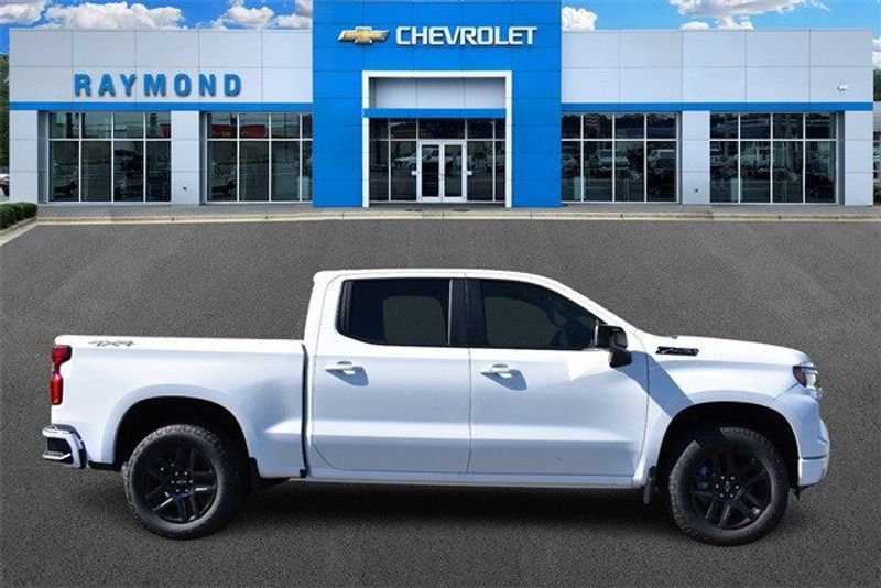 2024 Chevrolet Silverado 1500 RSTImage 2