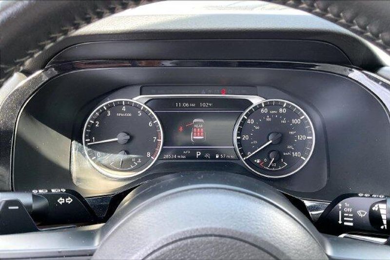Used 2025 Nissan Pathfinder SVImage 20