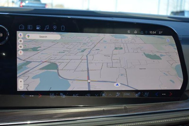 New 2026 Chevrolet Suburban PremierImage 35