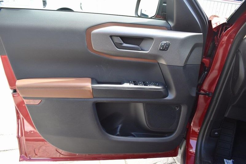 2025 Ford Bronco Sport Outer BanksImage 11