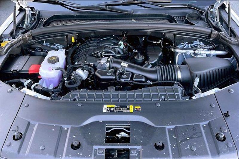 New 2025 Jeep Grand Cherokee L Laredo X 4x2Image 9