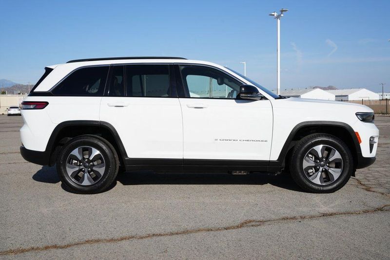 Used 2024 Jeep Grand Cherokee 4xeImage 8