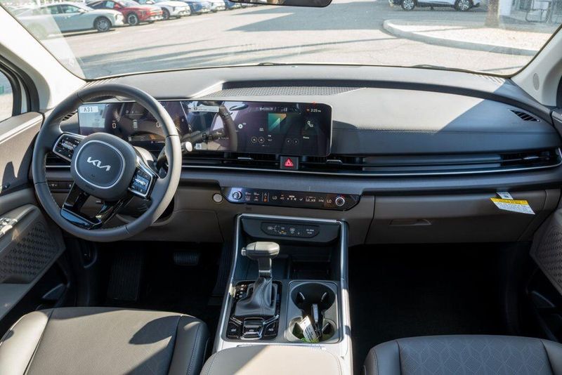 New 2026 Kia Carnival EXImage 16