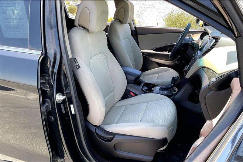 Used 2018 Hyundai Santa Fe Sport 2.4 BaseImage 6