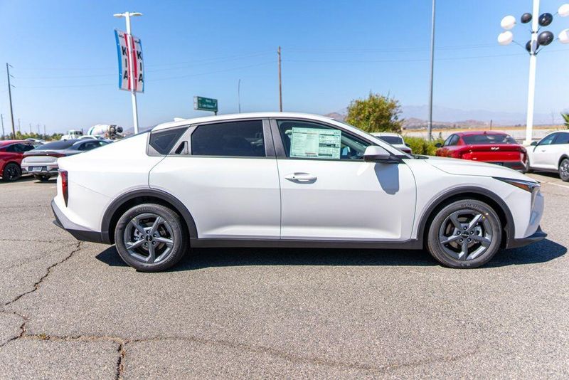 New 2026 Kia K4 LXSImage 8