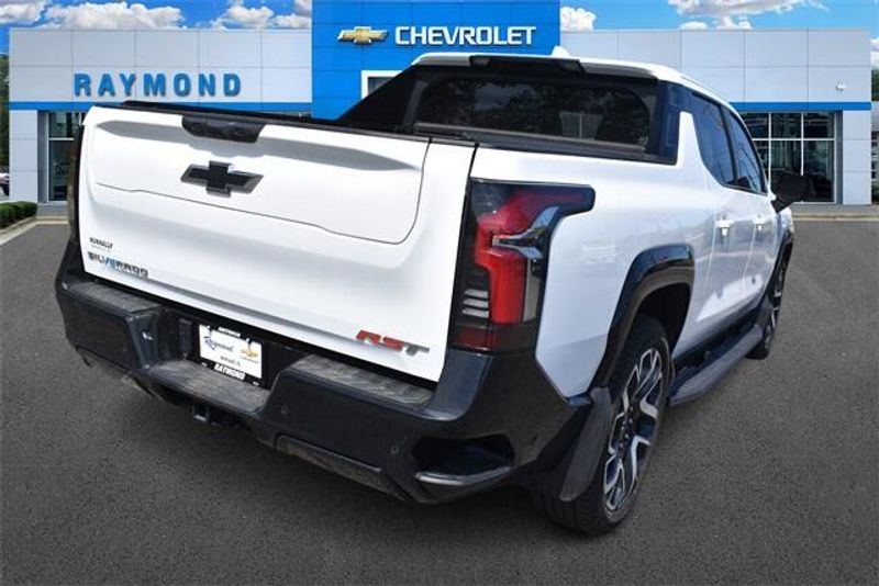 2024 Chevrolet Silverado EV RSTImage 3