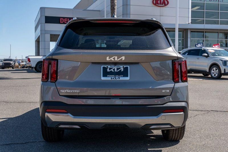 New 2026 Kia Sorento Hybrid EXImage 6