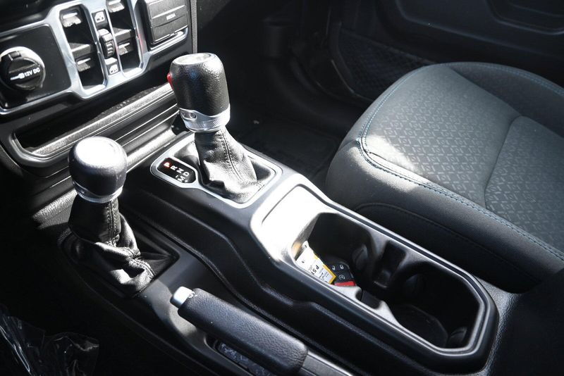 2021 Jeep Wrangler Unlimited IslanderImage 28