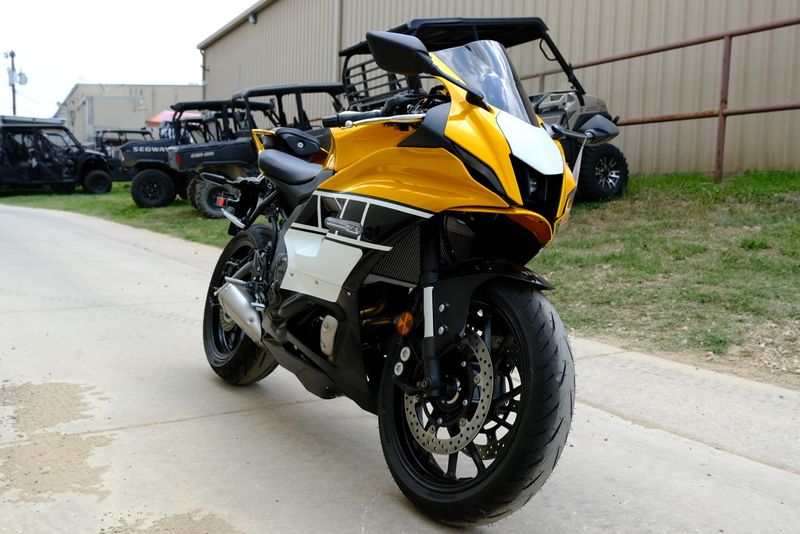 2025 YAMAHA YZFR7 MATTE RAVEN BLACK 
