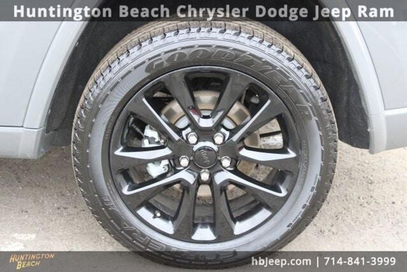 2021 Jeep Grand Cherokee Laredo XImage 9