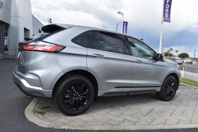2024 Ford Edge SEImage 2