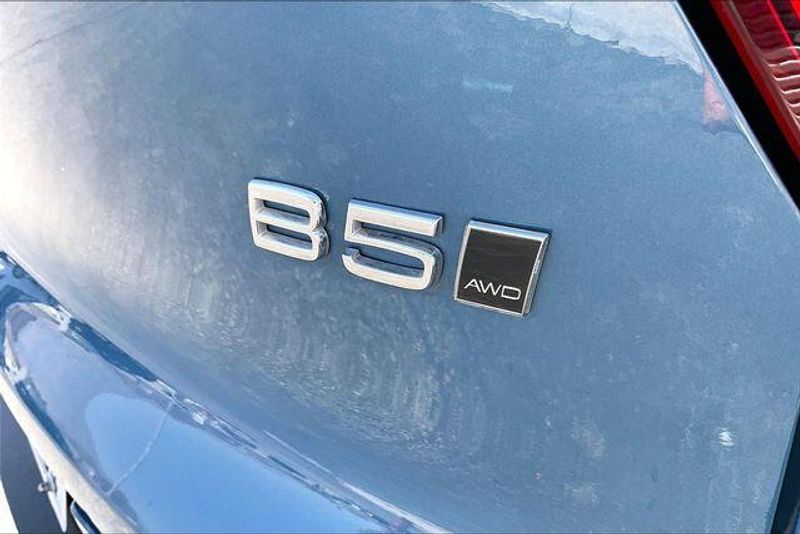 Used 2024 Volvo XC40 B5 CoreImage 7