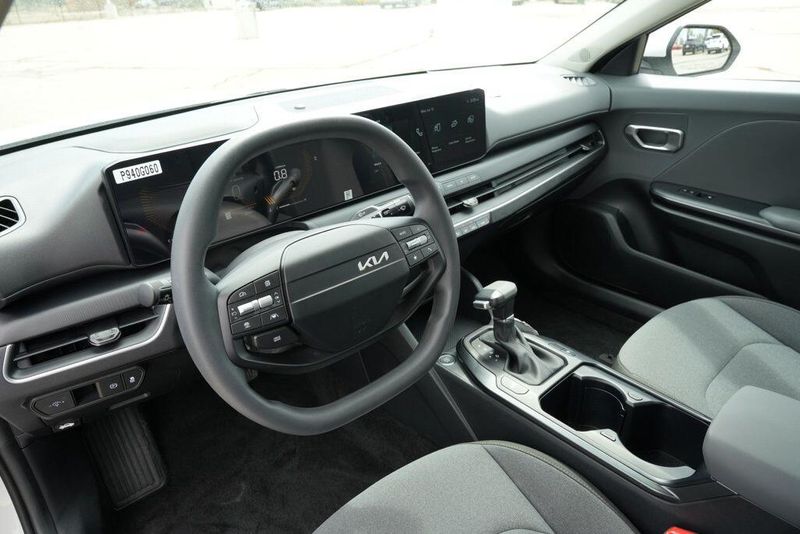 Used 2026 Kia K4 LXSImage 10