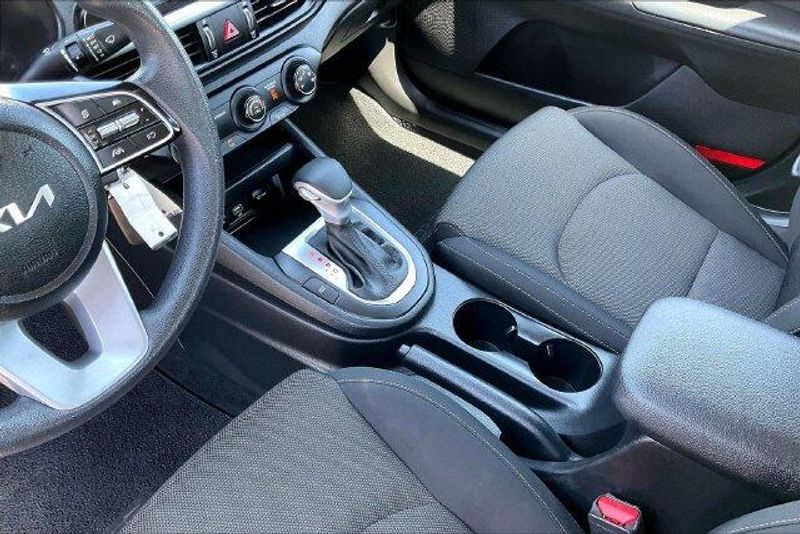 Used 2023 Kia Forte LXSImage 17