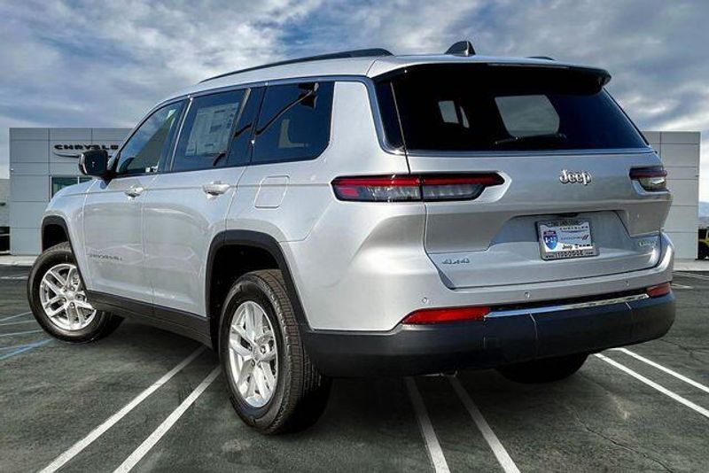 New 2025 Jeep Grand Cherokee L Laredo 4x4Image 2