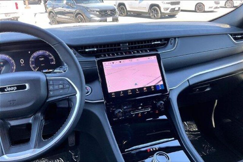 New 2027 Jeep Grand Cherokee Laredo X 4x4Image 5